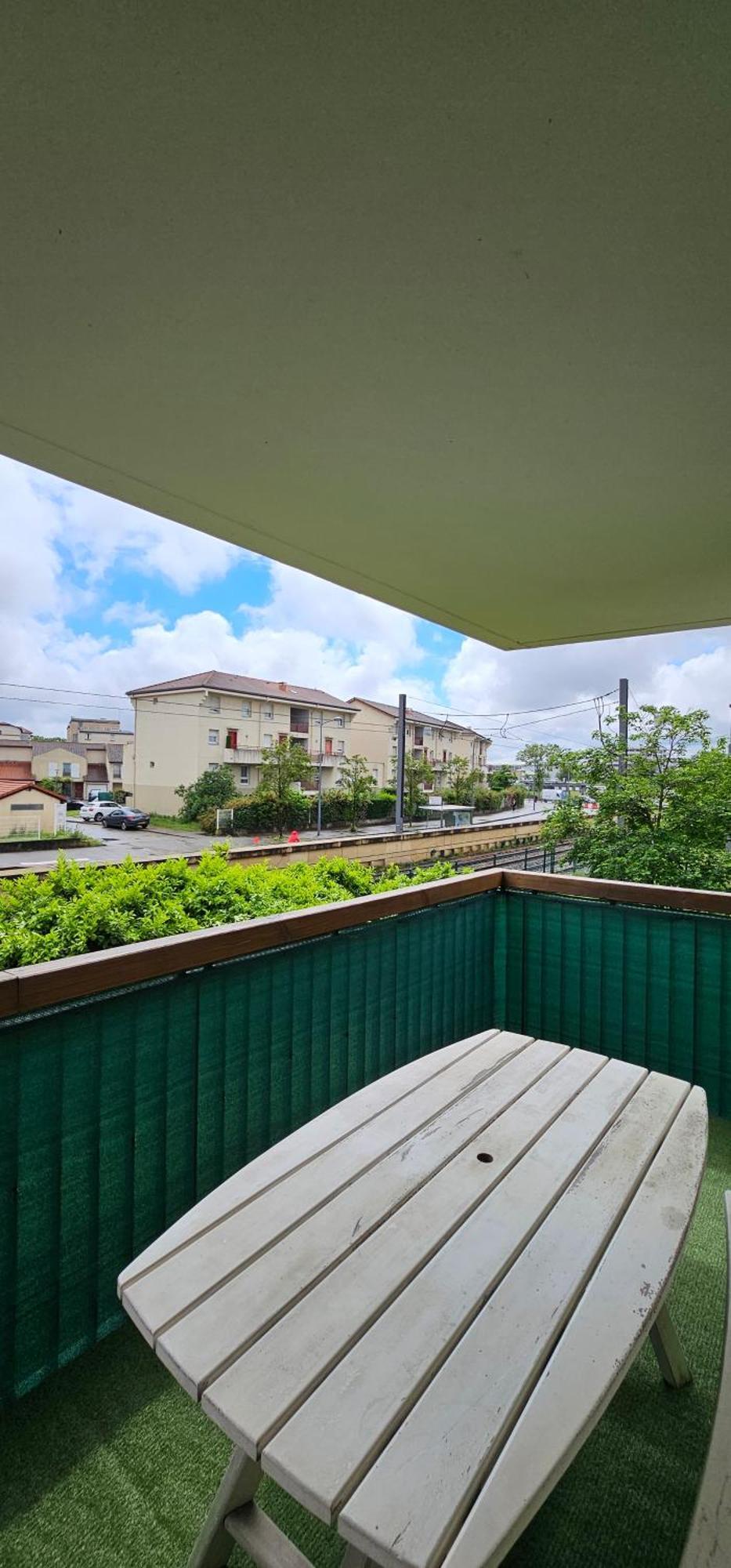 Le Cocon De Soie Superbe T3 A Vaulx En Velin Apartment ภายนอก รูปภาพ